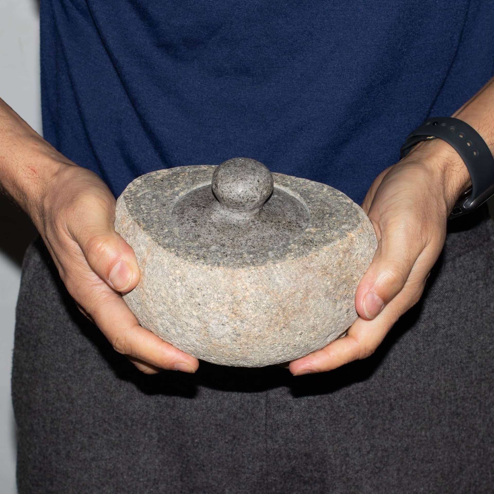 Riverstone Grounding Pot, Large
