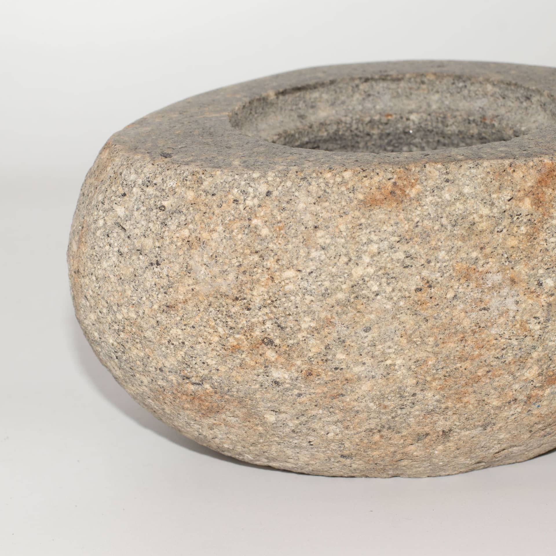 Riverstone Grounding Pot, Large