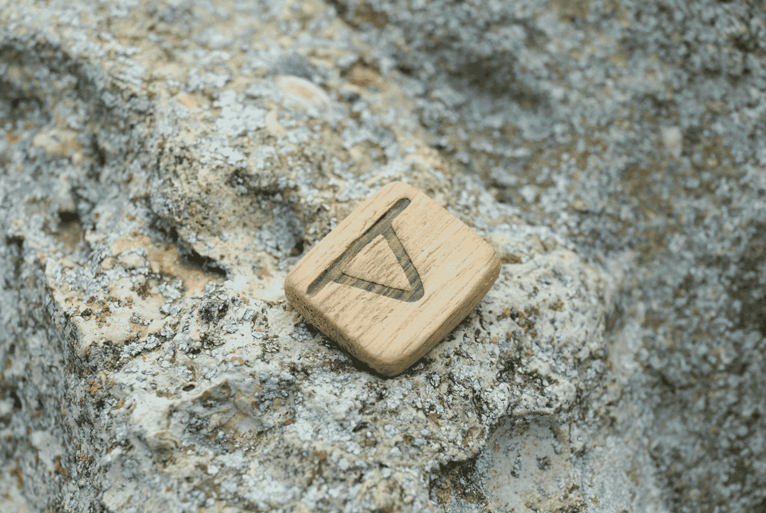 Thurisaz Rune Meaning: Symbolism, Protection & How to Use It Thumbnail