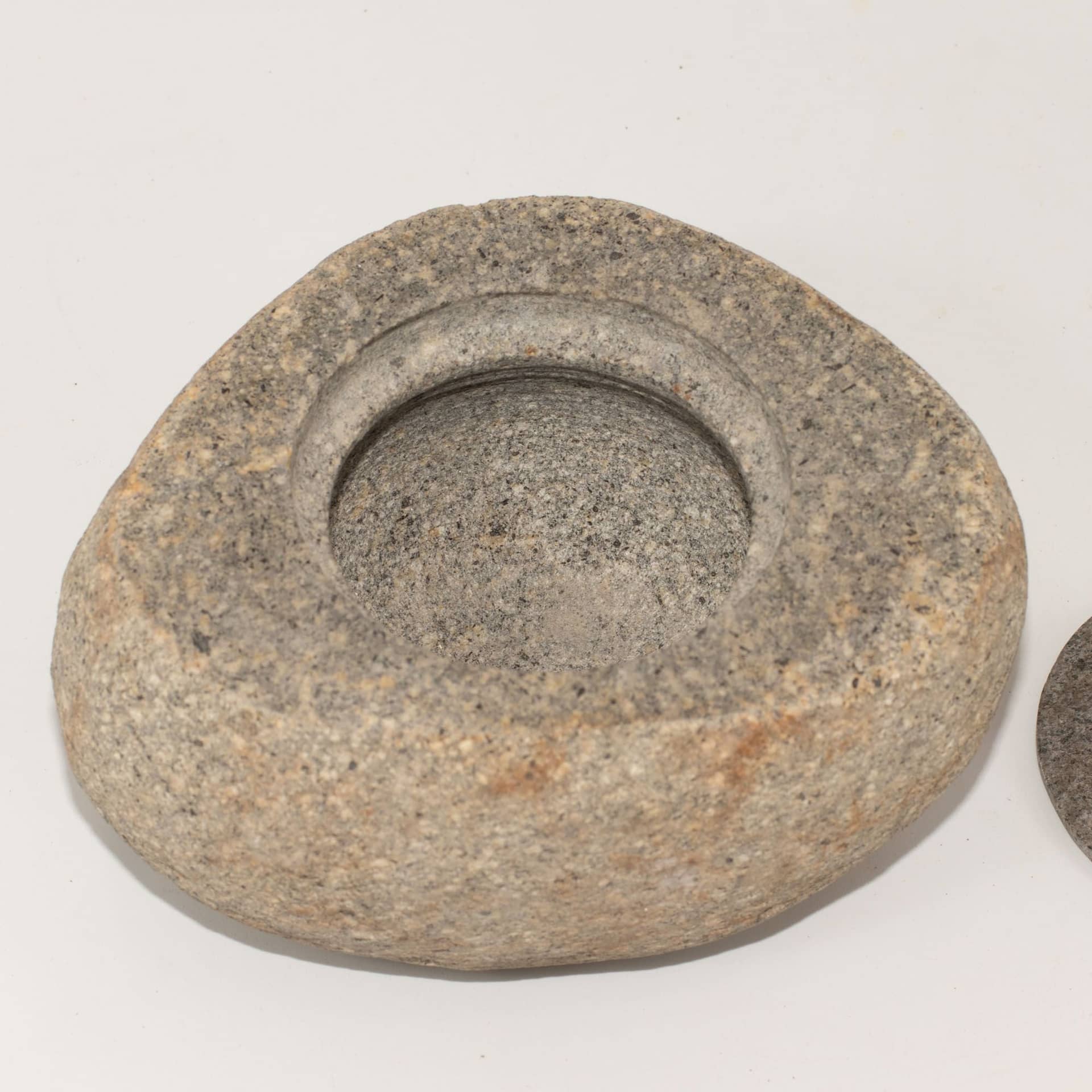 Riverstone Grounding Pot, Large