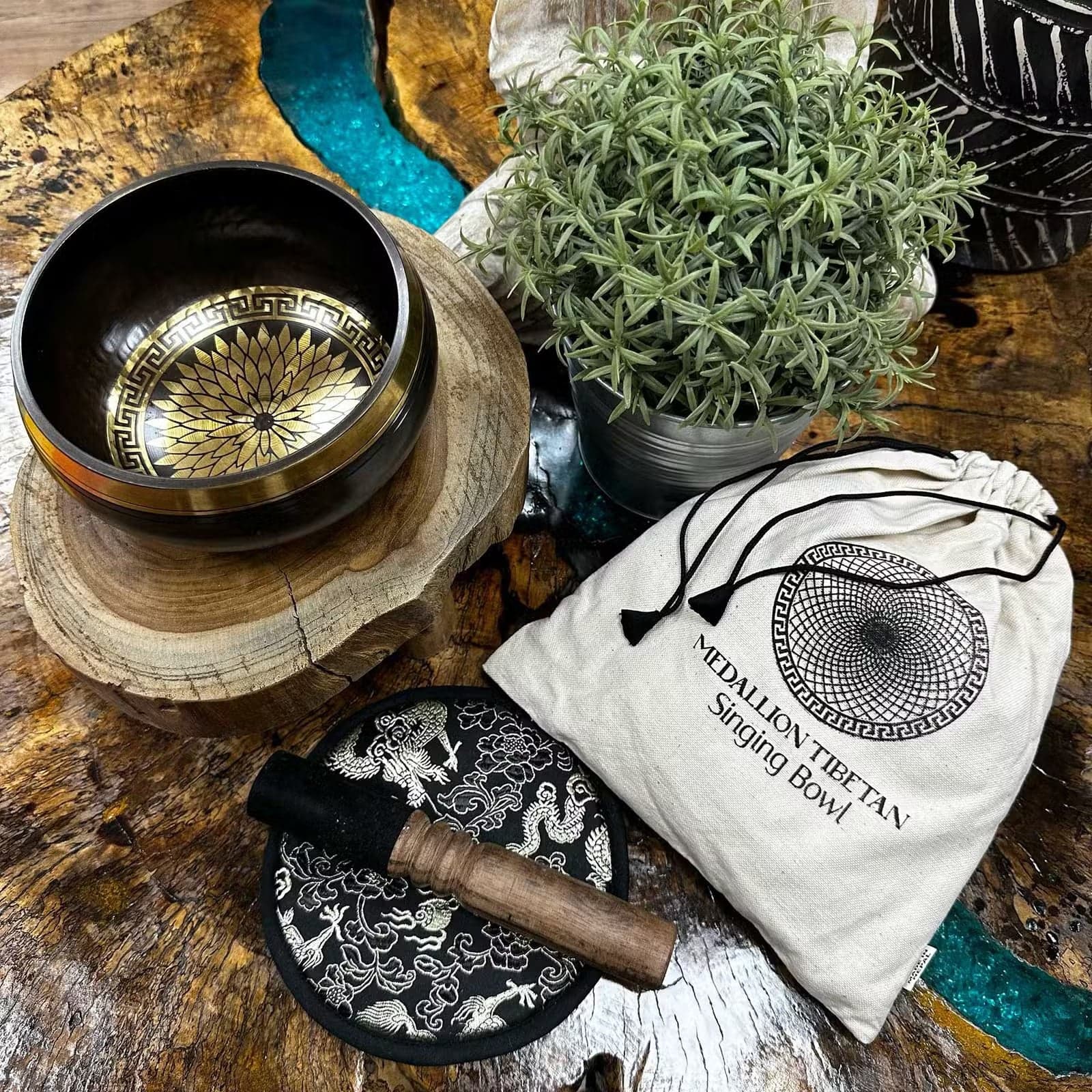 Engraved Singing Bowl Gift Set, 14cm – Round Medallions Thumbnail