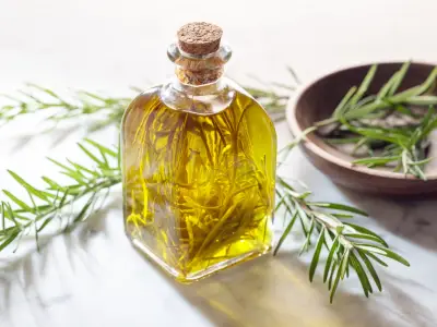 Rosemary Oil for Your Hair: Uses and Benefits