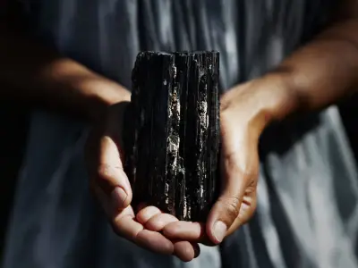 Black Tourmaline: Properties, Uses and Crystal Healing