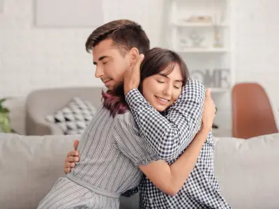 Tips for Dating Someone With a Physical Touch Love Language