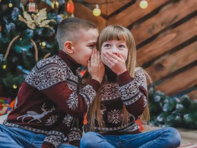 Why We Kiss Under the Mistletoe — And Other Christmas Traditions Debunked