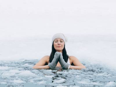How to Safely Swim Outdoors in Cold Water Throughout Winter