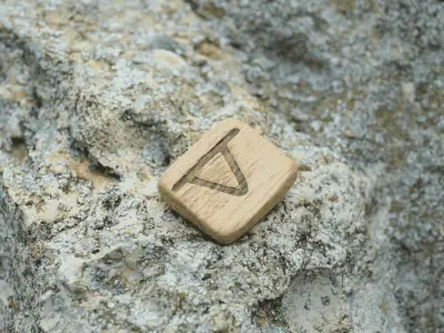Thurisaz Rune Meaning: Symbolism, Protection & How to Use It