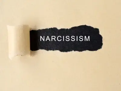 10 Signs That You're Dating a Narcissist