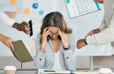 Image of someone experiencing burnout at work.