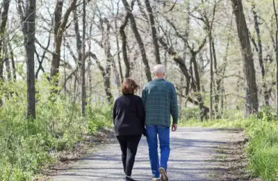 Image of a couple walking.