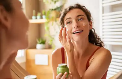 How to Use Geranium Oil for Skin