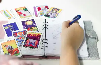 Image of a tarot card reading.