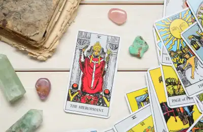 Image of the Hierophant tarot card.