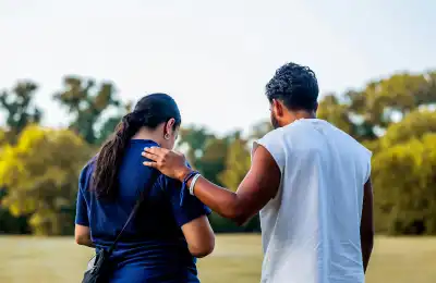 Image of a couple having a reassuring conversation.