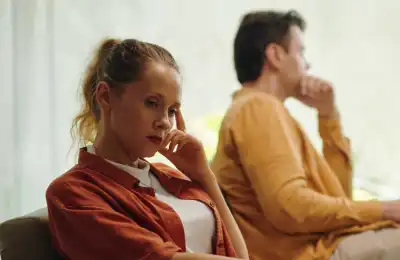 Image of an unhappy couple.
