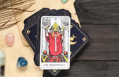 Image of the hierophant tarot card.