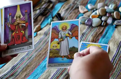 Image of the temperance tarot card.