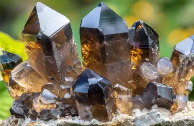 The Best Crystal Combinations for Garnet