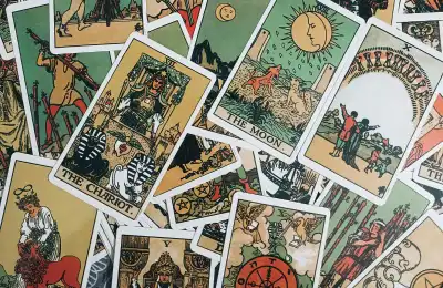 Image of tarot cards.