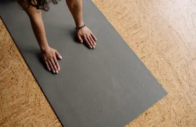 hands on yaga mat