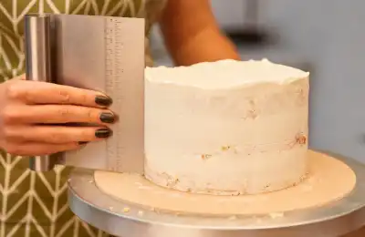Cake Scraper