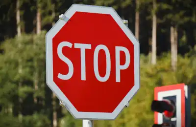 Image of a stop warning sign.