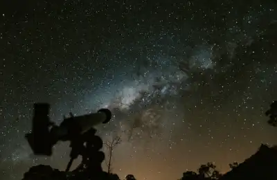What Do Astronomers and Astrologers Actually Study?