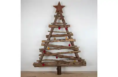 How to Make a DIY Wooden Christmas Tree