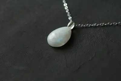 A moonstone pendant