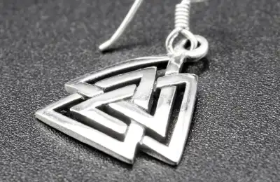Valknut symbol