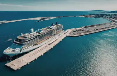 Why Do Ships Sail Under the Bahamas Flag?