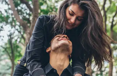 A Gemini Woman in Love