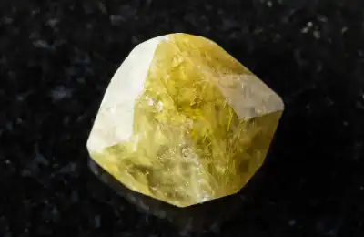 What Does Garnet Look Like?