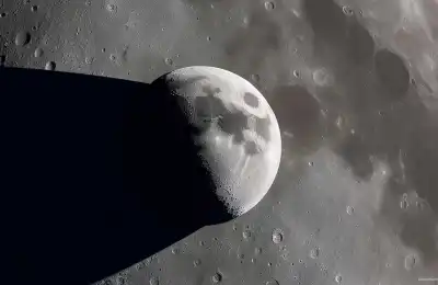 Image of the moon.