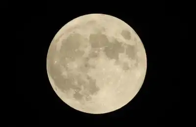 Image of the moon.