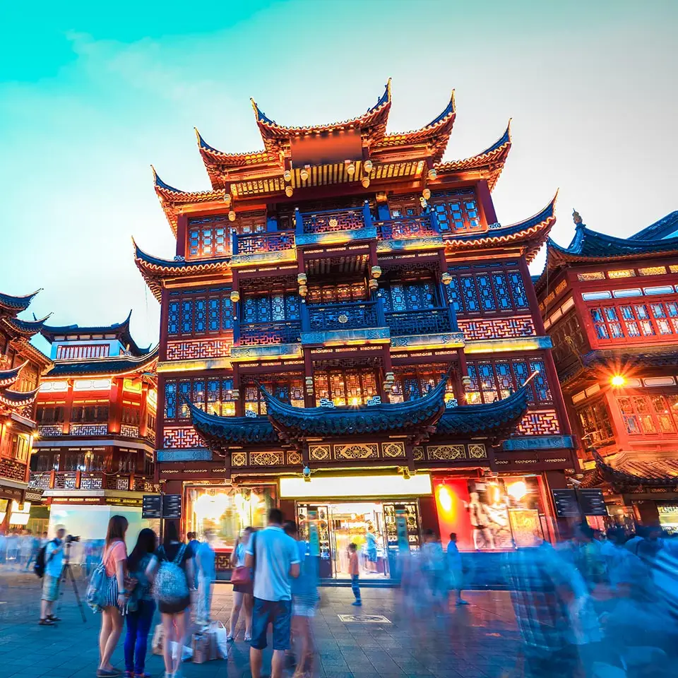 Yuyuan garden (Shanghai, China) at nightfall