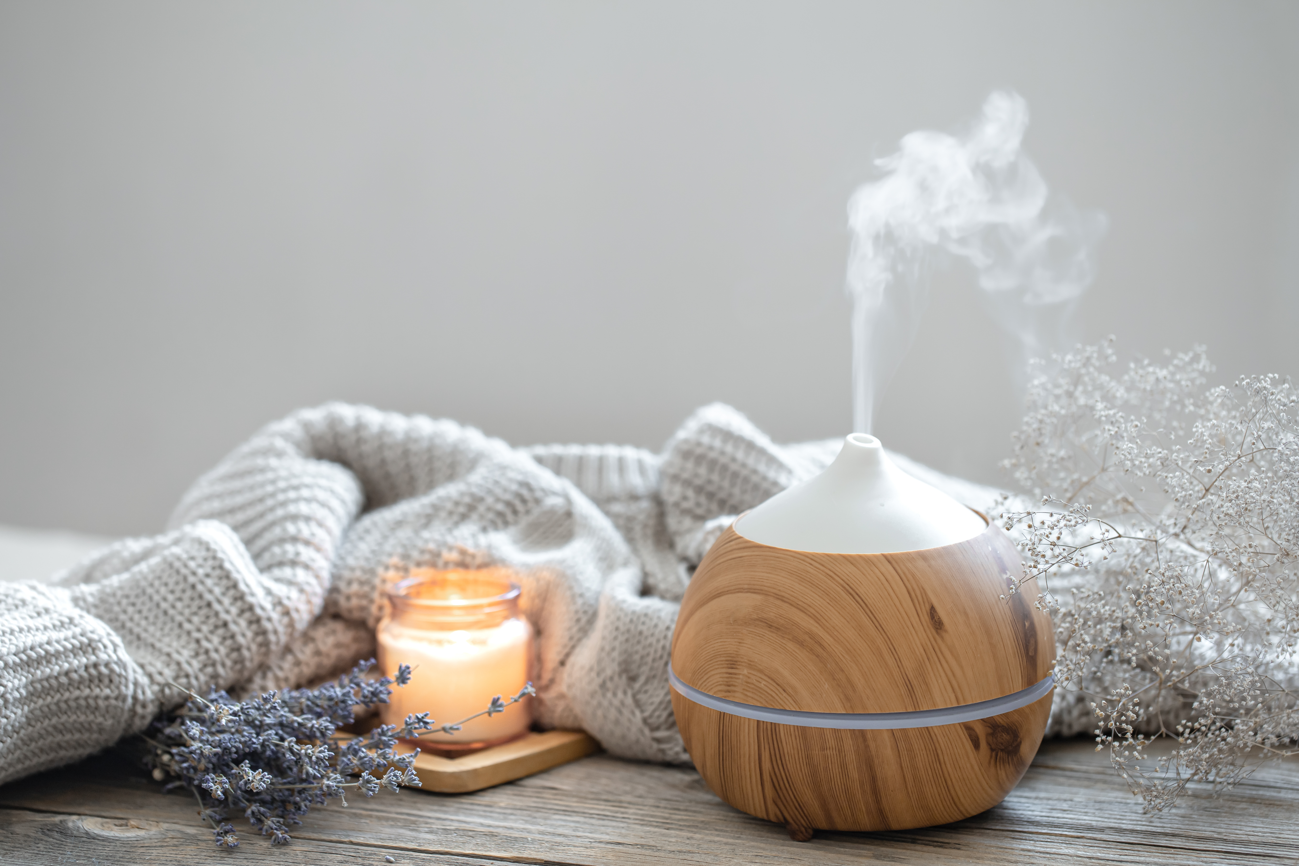 Diffuser with cosy blanket and candles