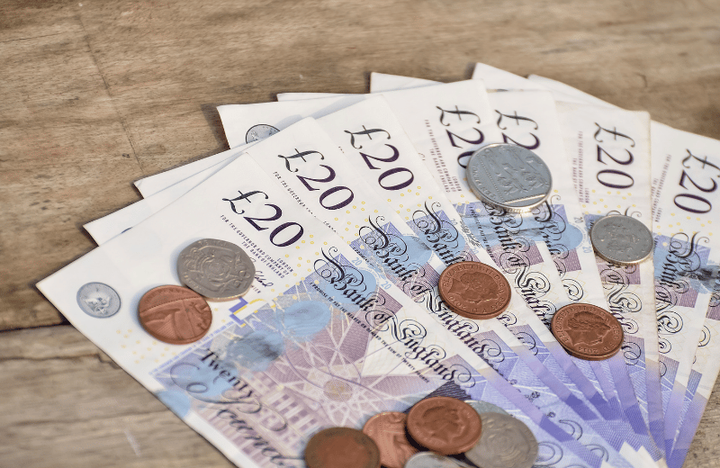 How Much Does a Nutritional Therapist Earn in the UK?