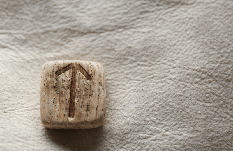 Tiwaz rune