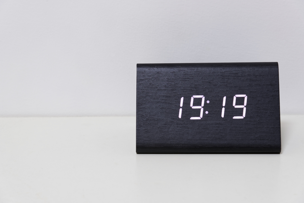 19:19 showing on a digital clock
