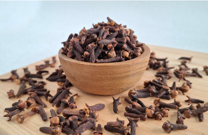 cloves for luck