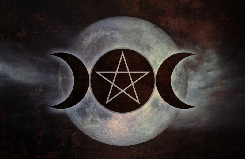 Triple Moon pagan symbol