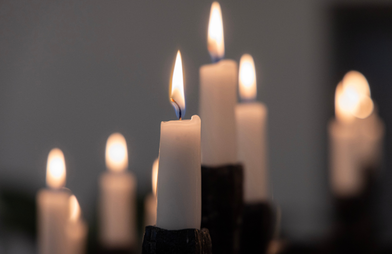 white spellcasting candles