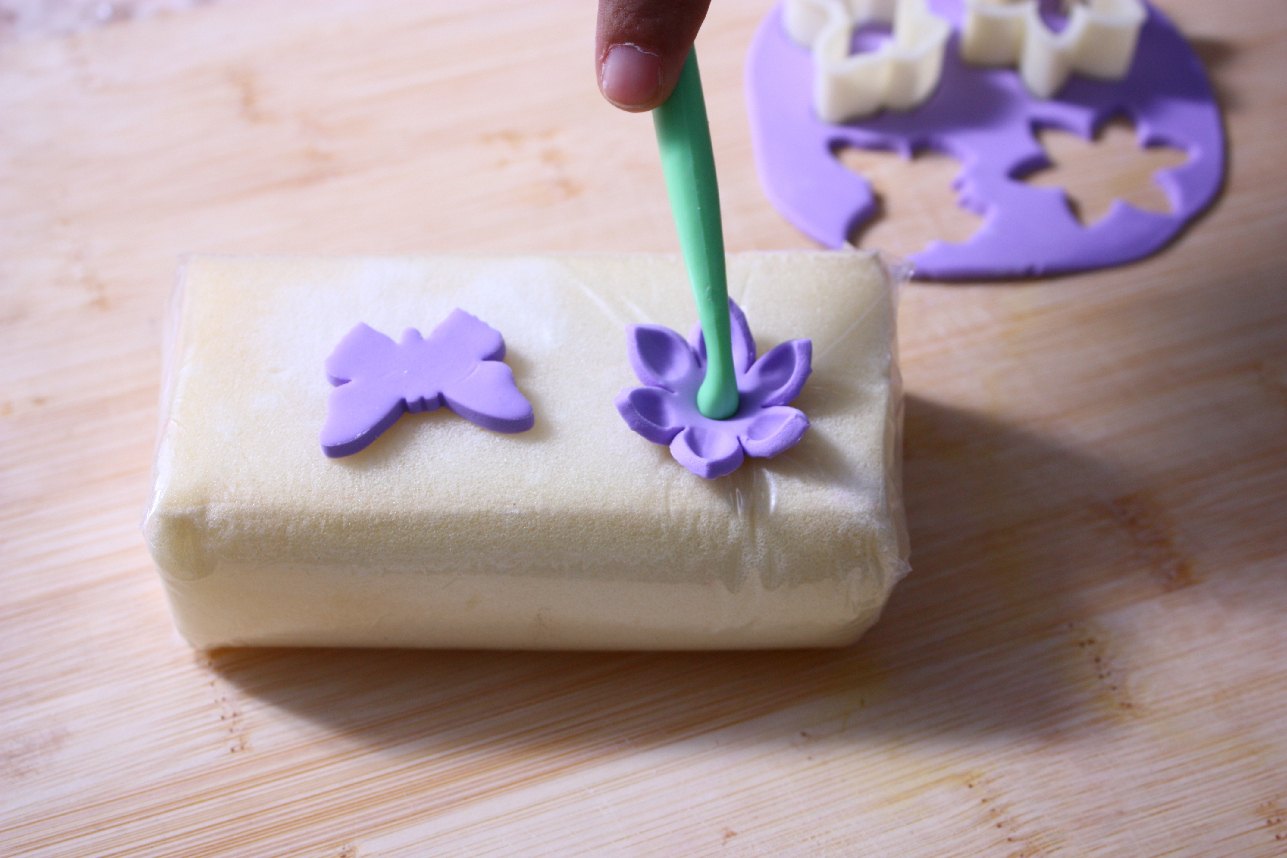 Gum paste tools cake decorating
