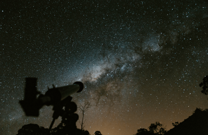 What Do Astronomers and Astrologers Actually Study?