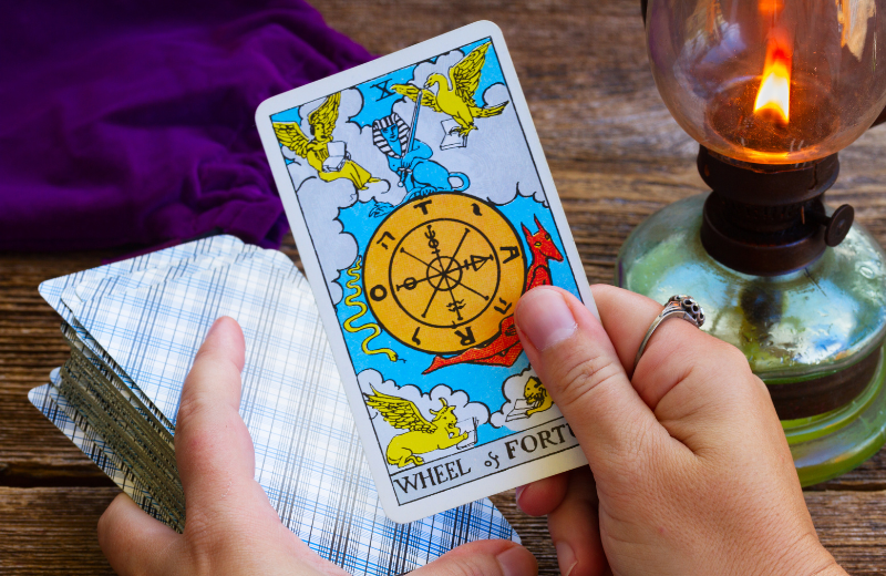 Image of the Wheel of Fortune tarot card.